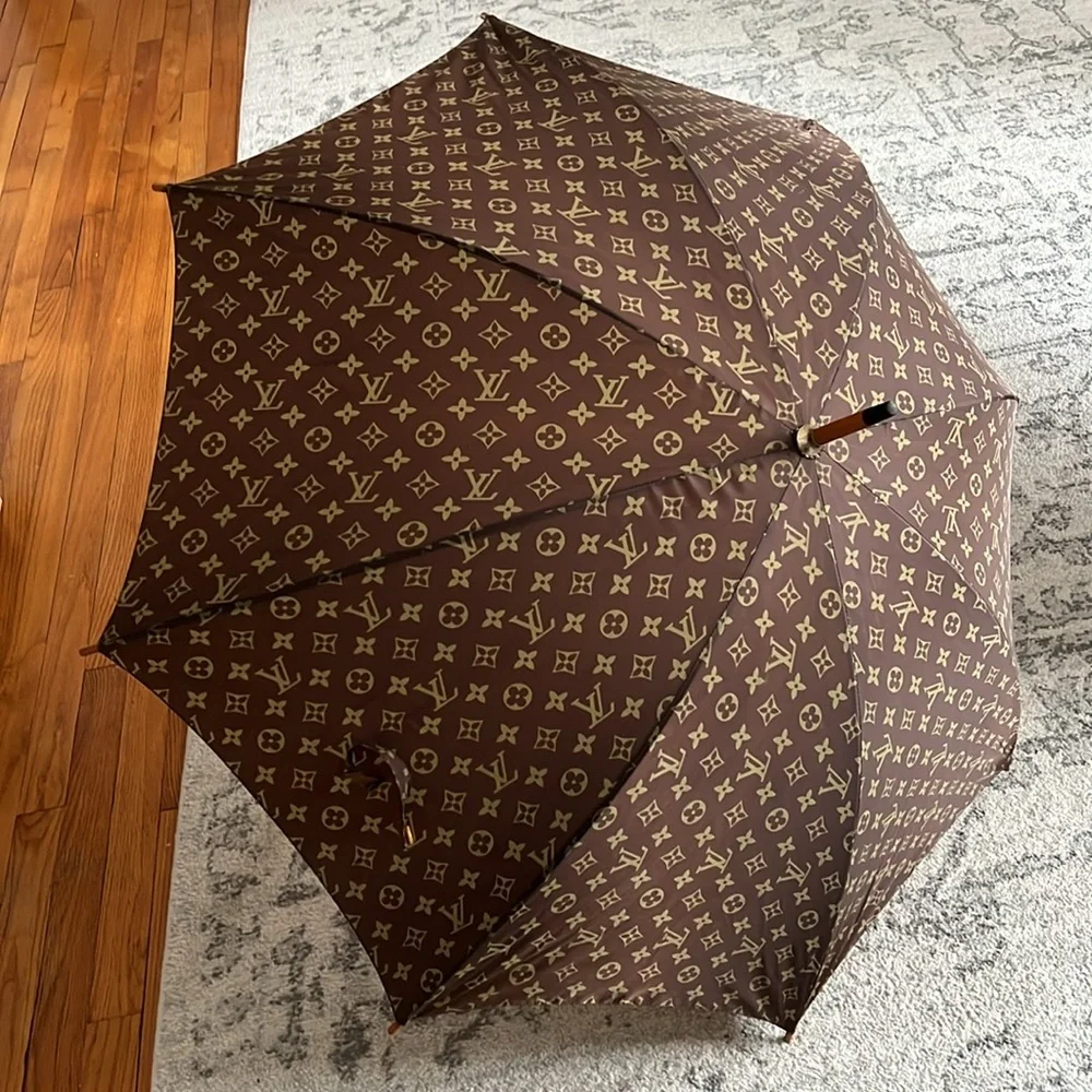 Louis Vuitton Monogram Umbrella - Picture 2 of 9